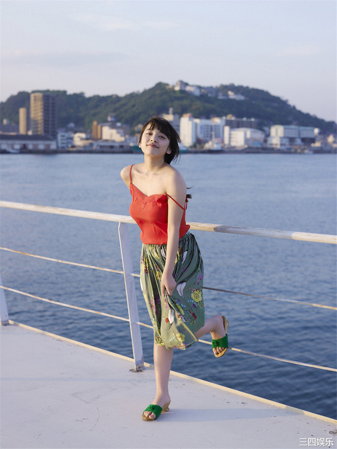 都丸纱也华写真集《[WPB-net] No.184 夏の扉をあけて》高清全本