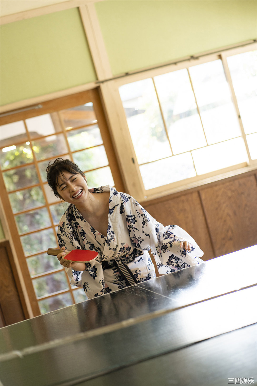 大久保樱子写真集《戦隊ヒロインと温泉旅行》高清全本