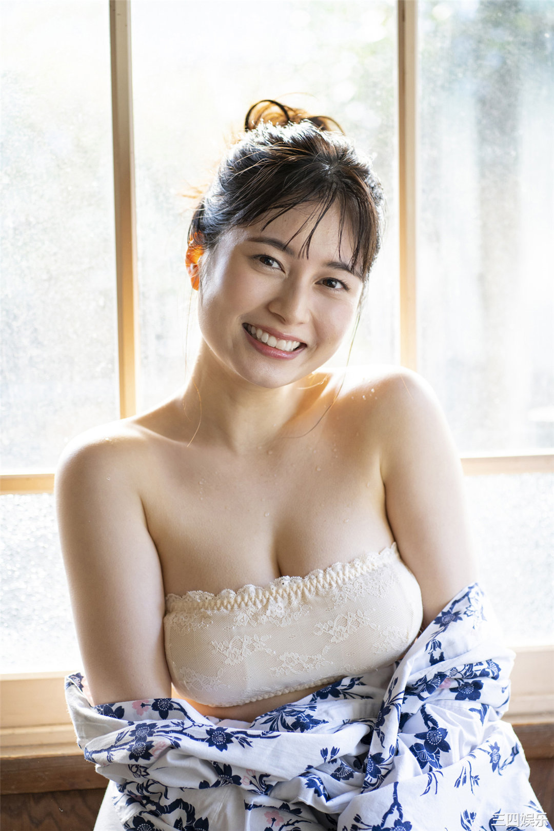 大久保樱子写真集《戦隊ヒロインと温泉旅行》高清全本