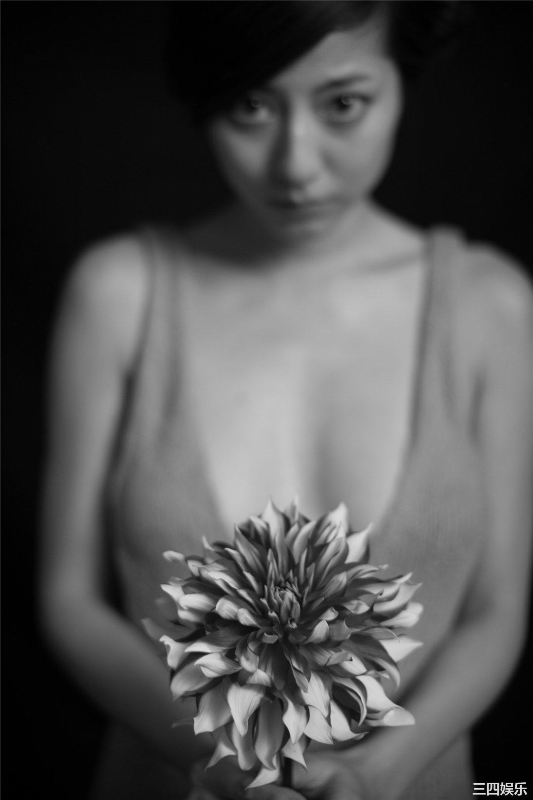 杉本有美写真集《杉本有美×松田忠雄 yumi-mono-chrome》高清全本