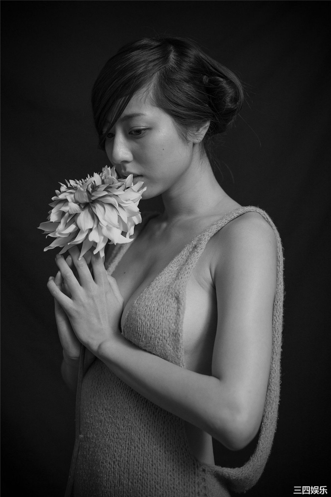 杉本有美写真集《杉本有美×松田忠雄 yumi-mono-chrome》高清全本