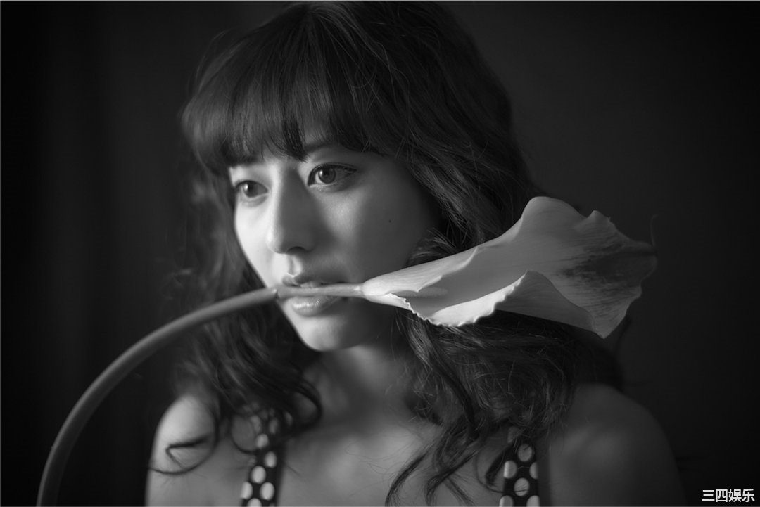 杉本有美写真集《杉本有美×松田忠雄 yumi-mono-chrome》高清全本