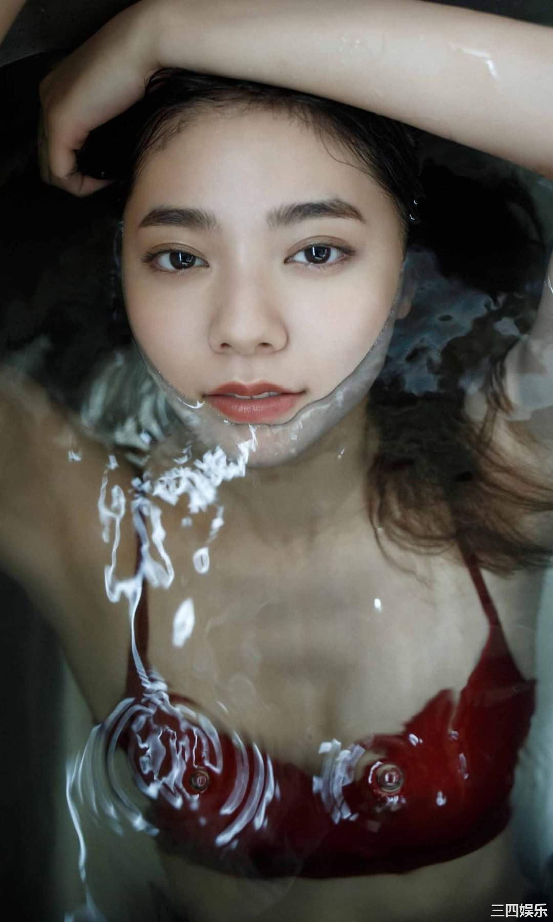 川津明日香写真集《高く、美しく。》普清全本