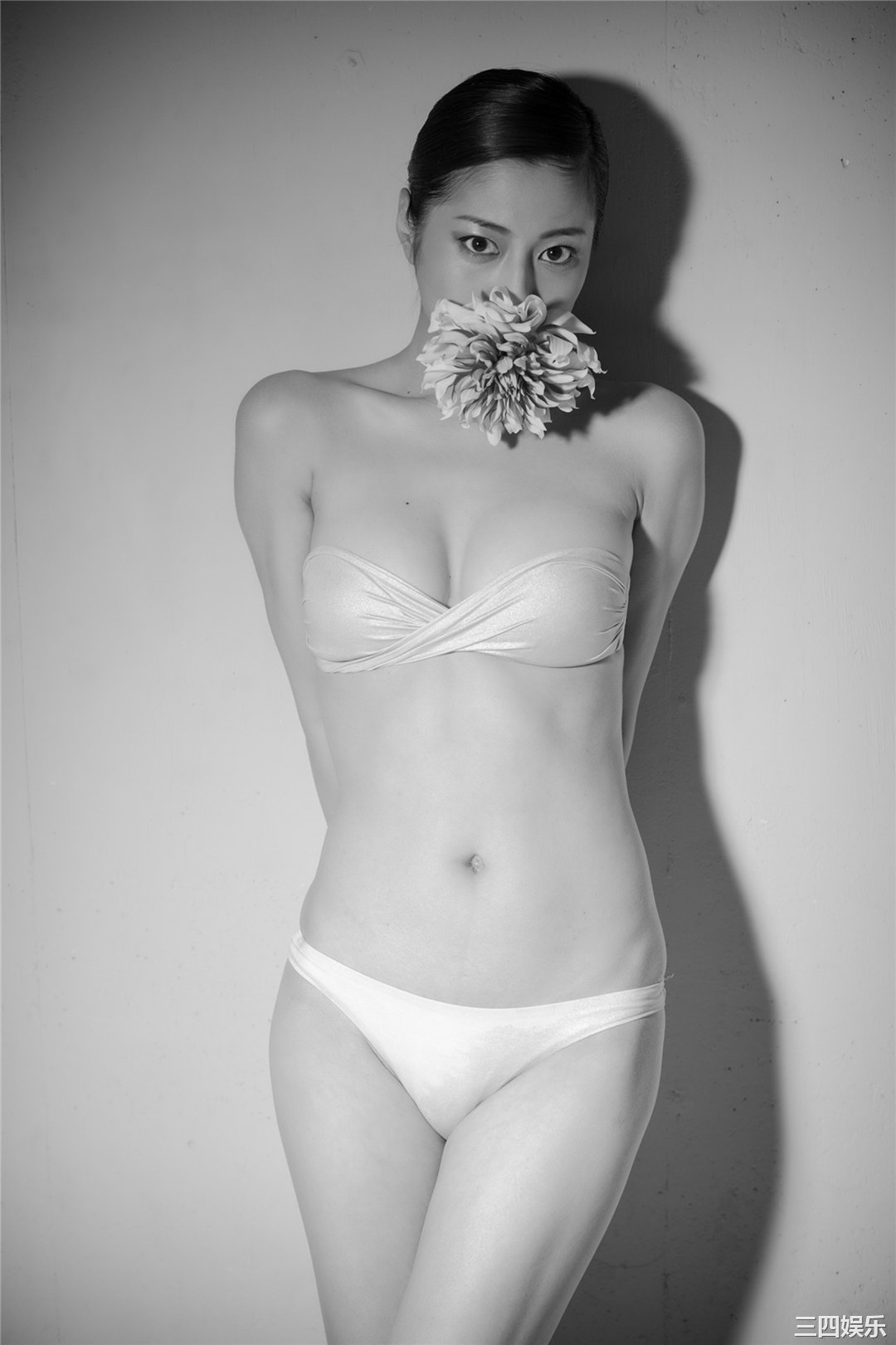 杉本有美写真集《杉本有美×松田忠雄 yumi-mono-chrome》高清全本