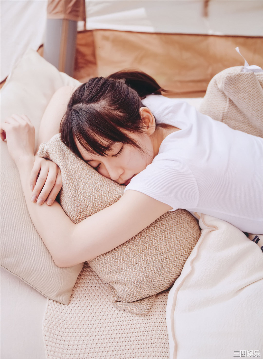 吉冈里帆写真集《里帆採取》高清全本