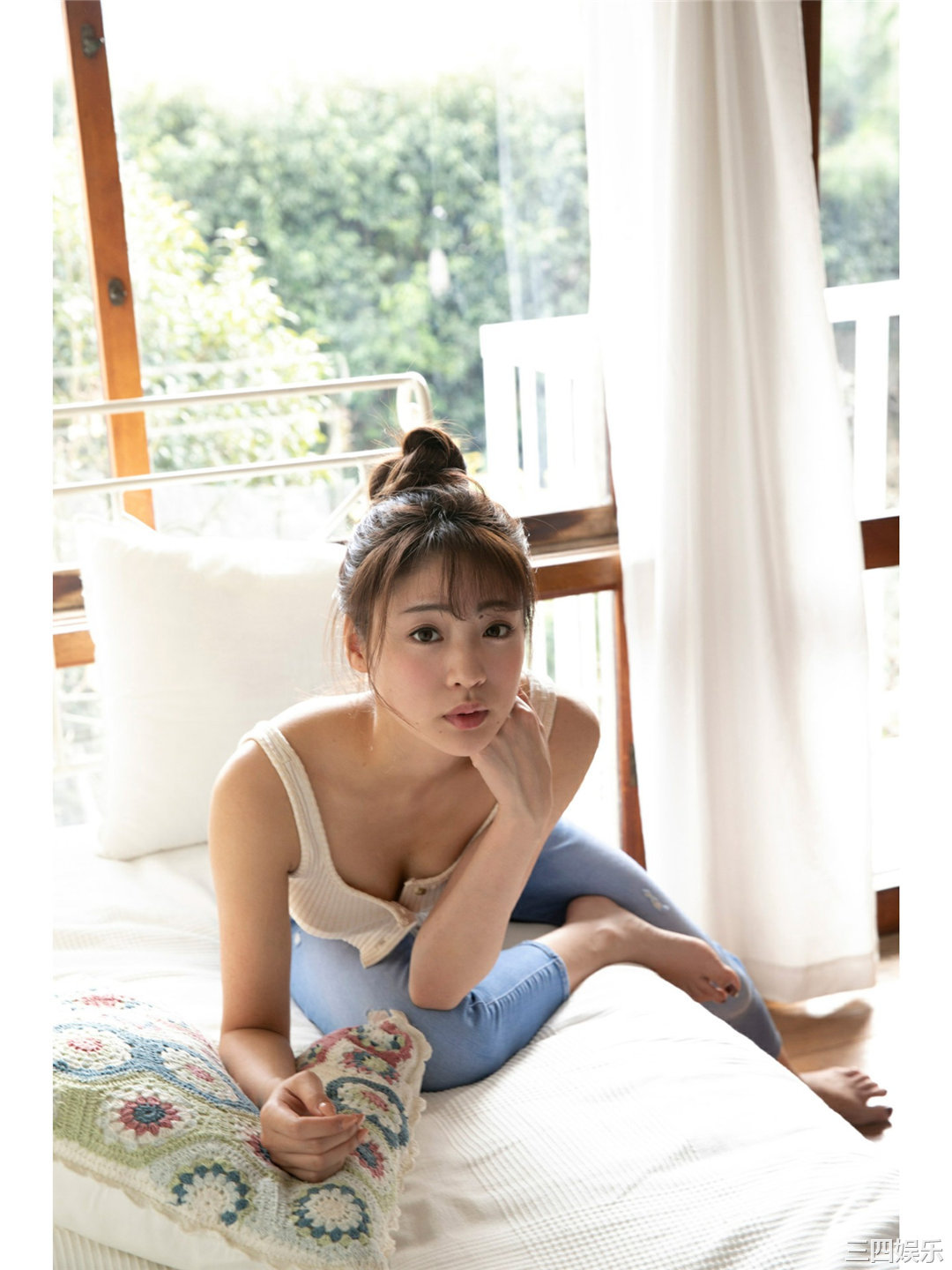 志田友美写真集《アイドルの魂は美脚に宿る》高清全本