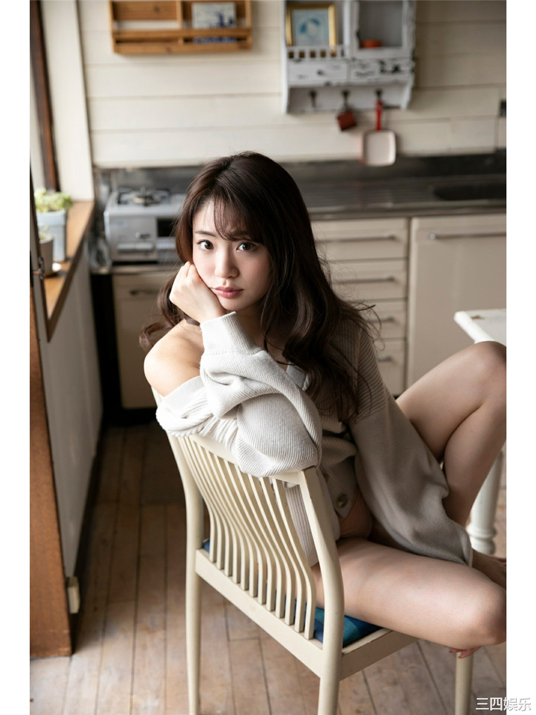 志田友美写真集《アイドルの魂は美脚に宿る》高清全本