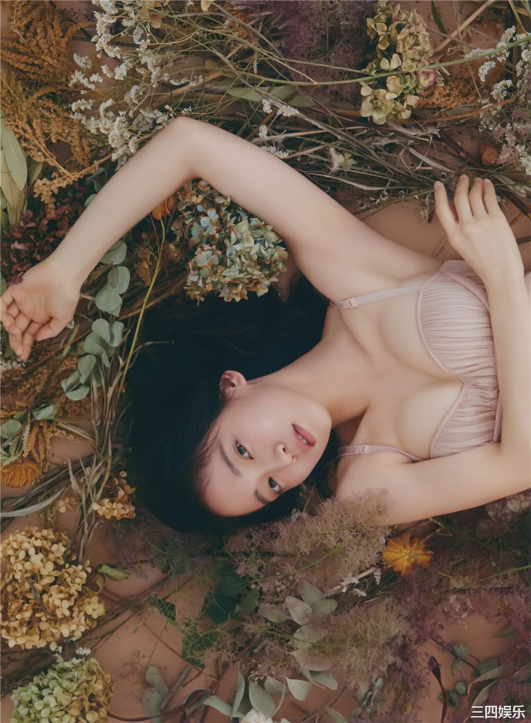 吉冈里帆写真集《里帆採取》高清全本