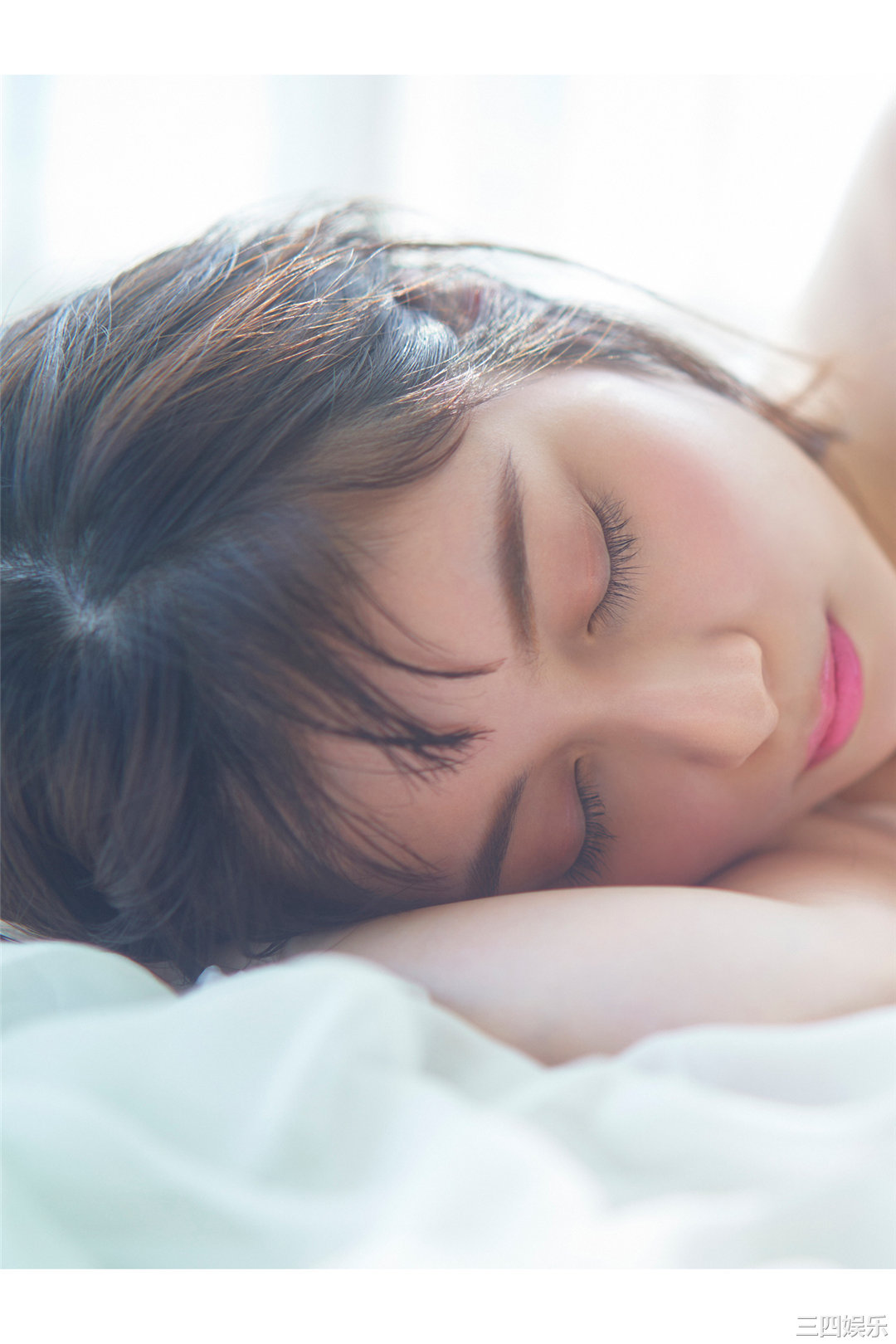 大久保樱子写真集《ヒロインの素肌》高清全本