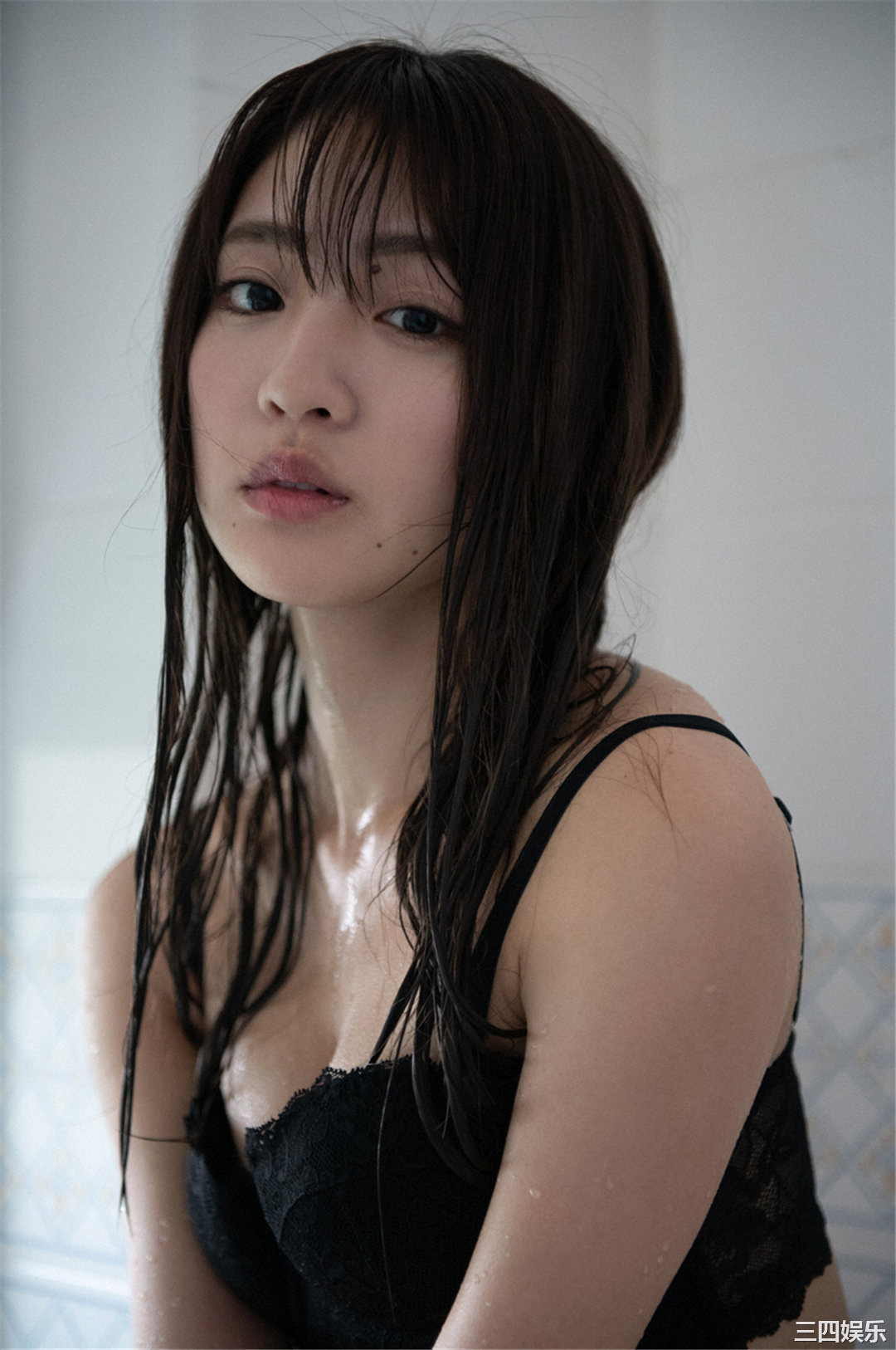 志田友美写真集《[WPB-net] Extra EX766 「—成熟—」》高清全本