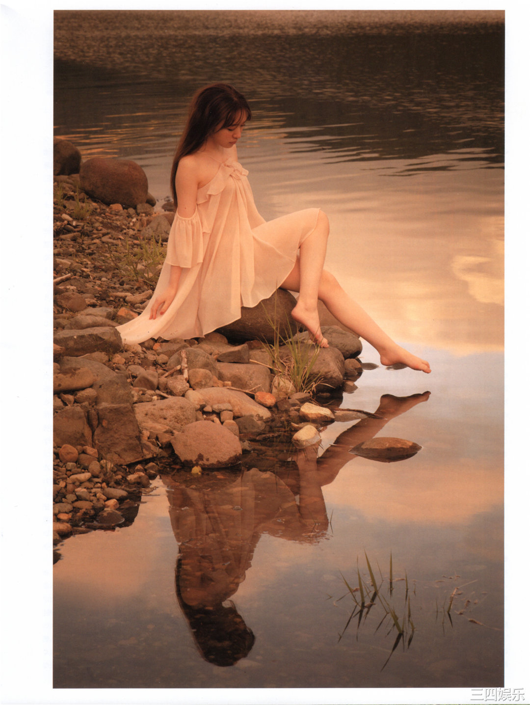 渡边米丽爱1ST写真集《消極的な華やかさ》高清全本