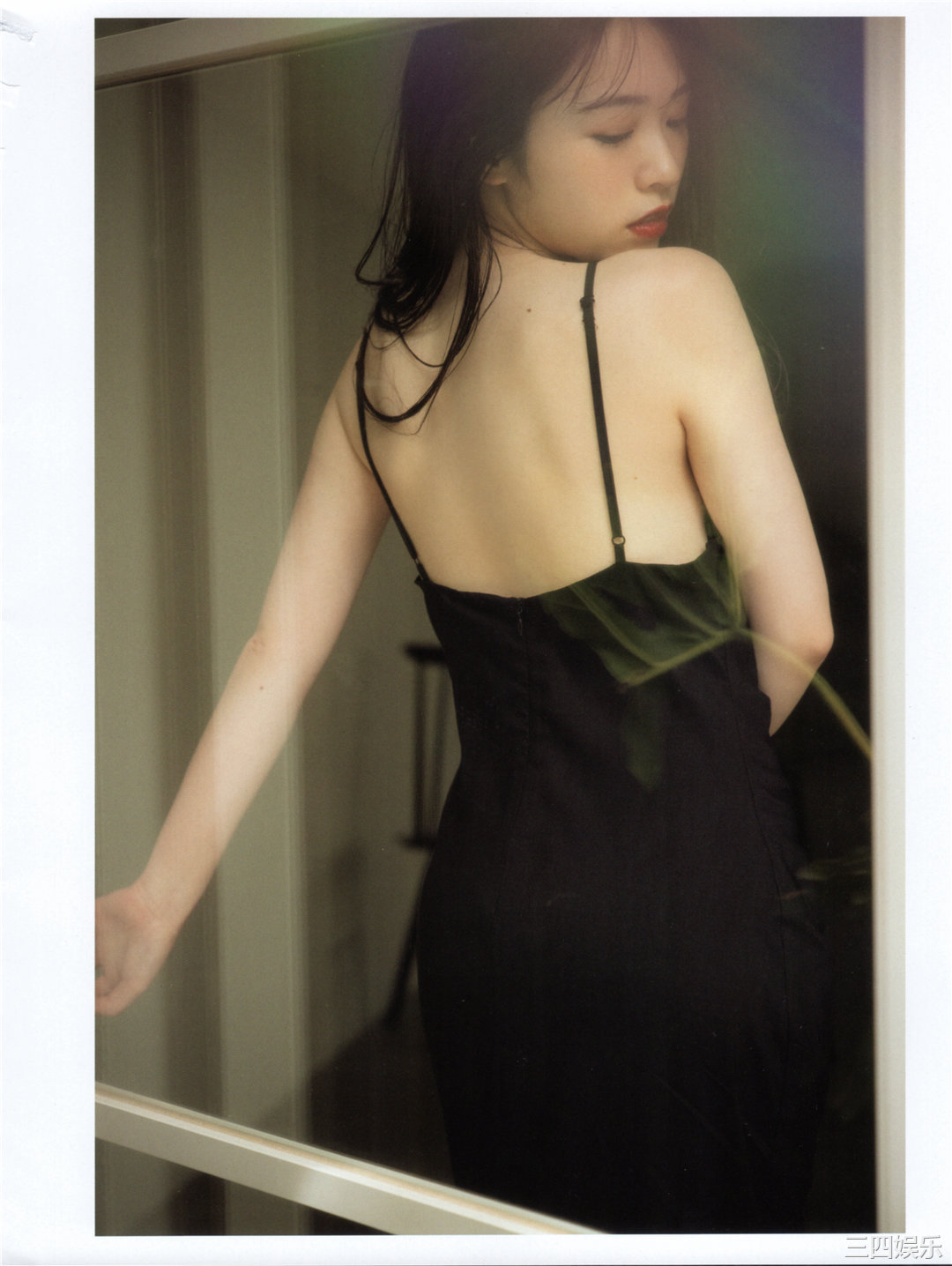 渡边米丽爱1ST写真集《消極的な華やかさ》高清全本