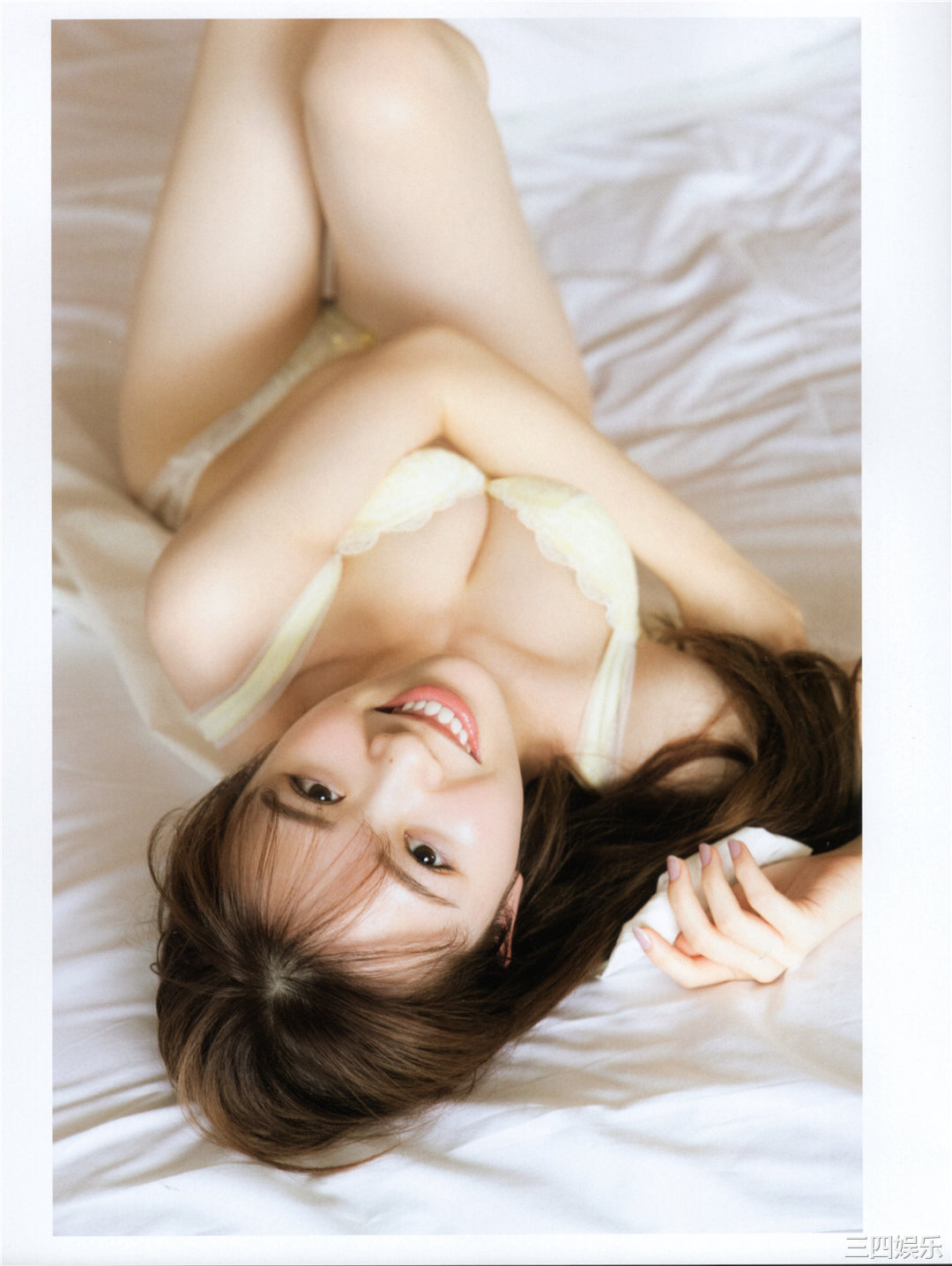 渡边米丽爱1ST写真集《消極的な華やかさ》高清全本