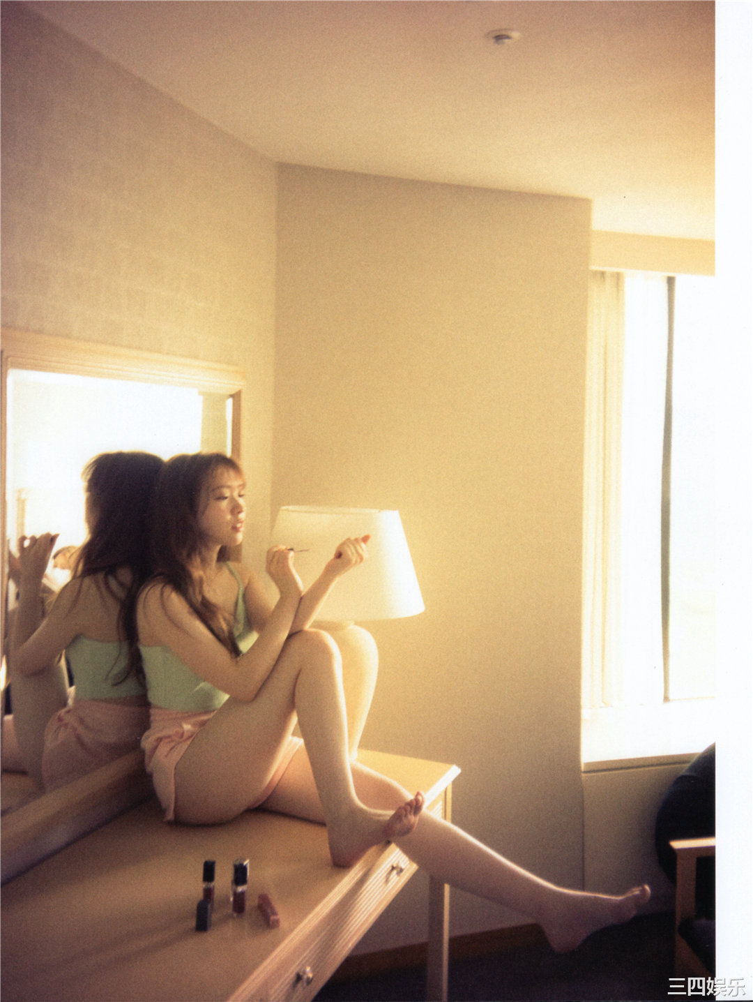 渡边米丽爱1ST写真集《消極的な華やかさ》高清全本