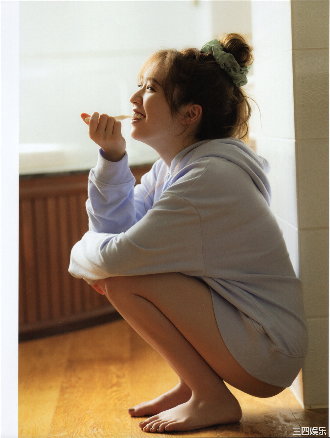 渡边米丽爱1ST写真集《消極的な華やかさ》高清全本