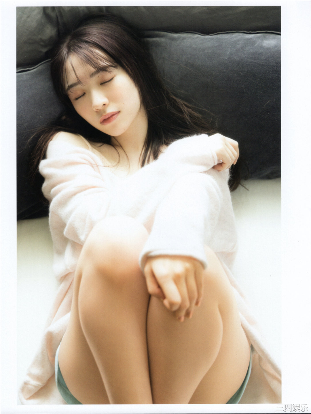 渡边米丽爱1ST写真集《消極的な華やかさ》高清全本