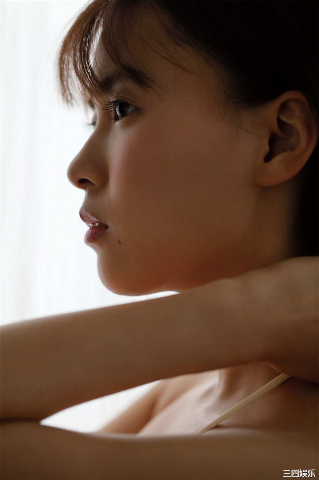 新条由芽写真集《キラめくヒロイン》高清全本