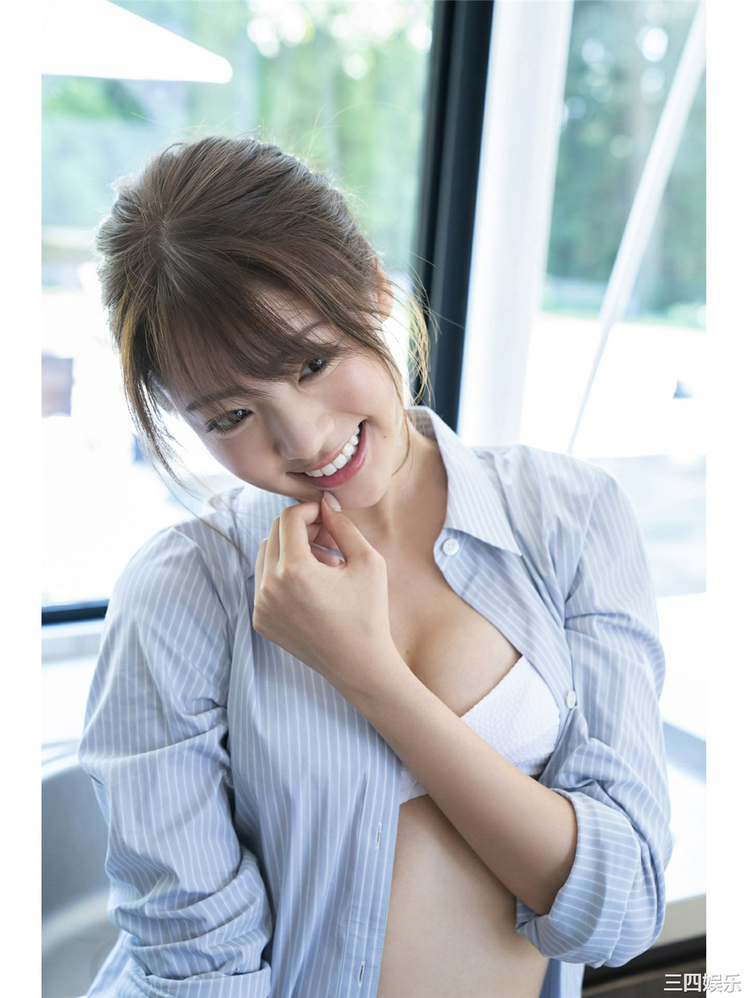 志田友美写真集《美脚天使は夢をみる》高清全本