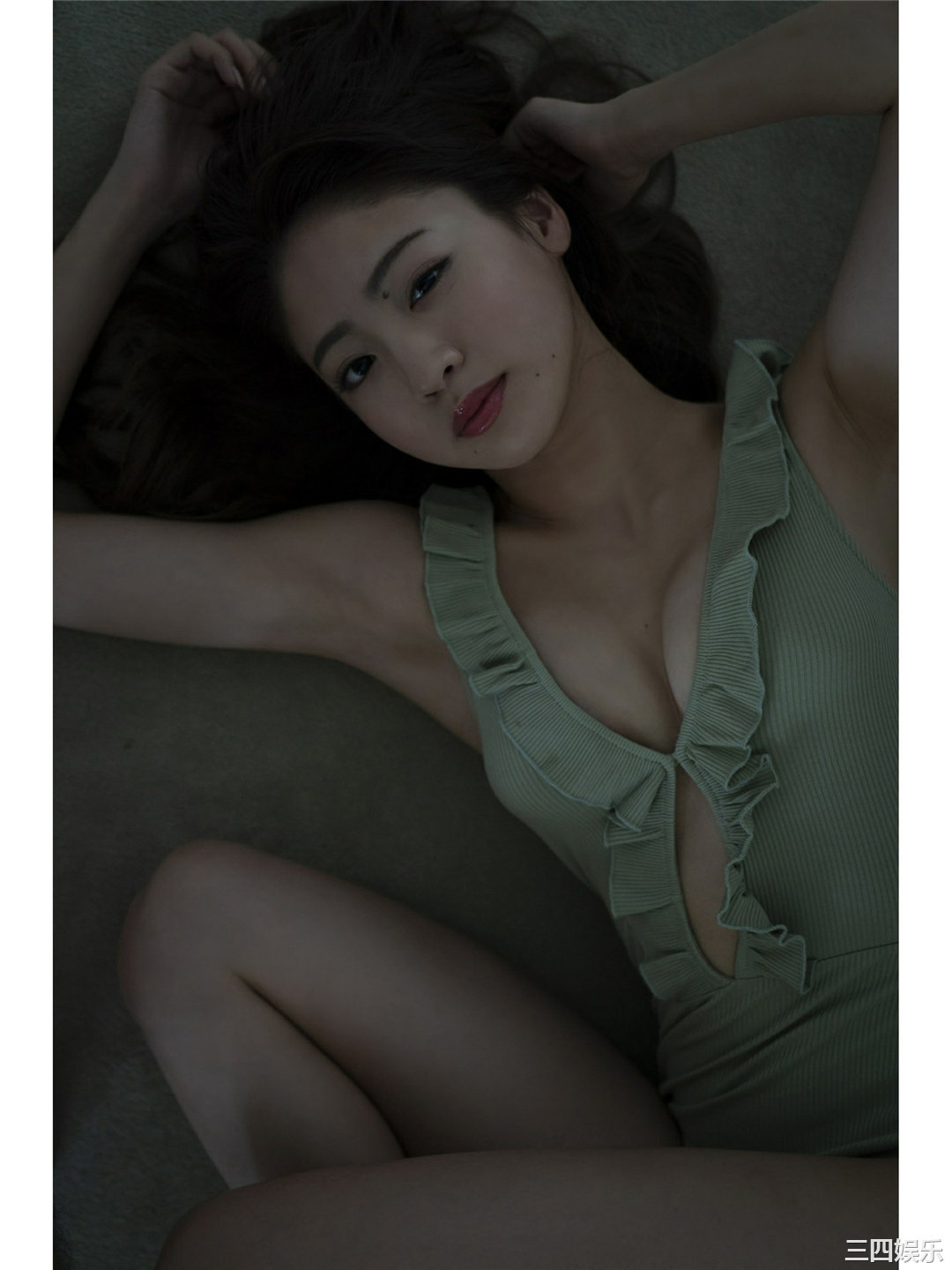 志田友美写真集《美脚天使は夢をみる》高清全本