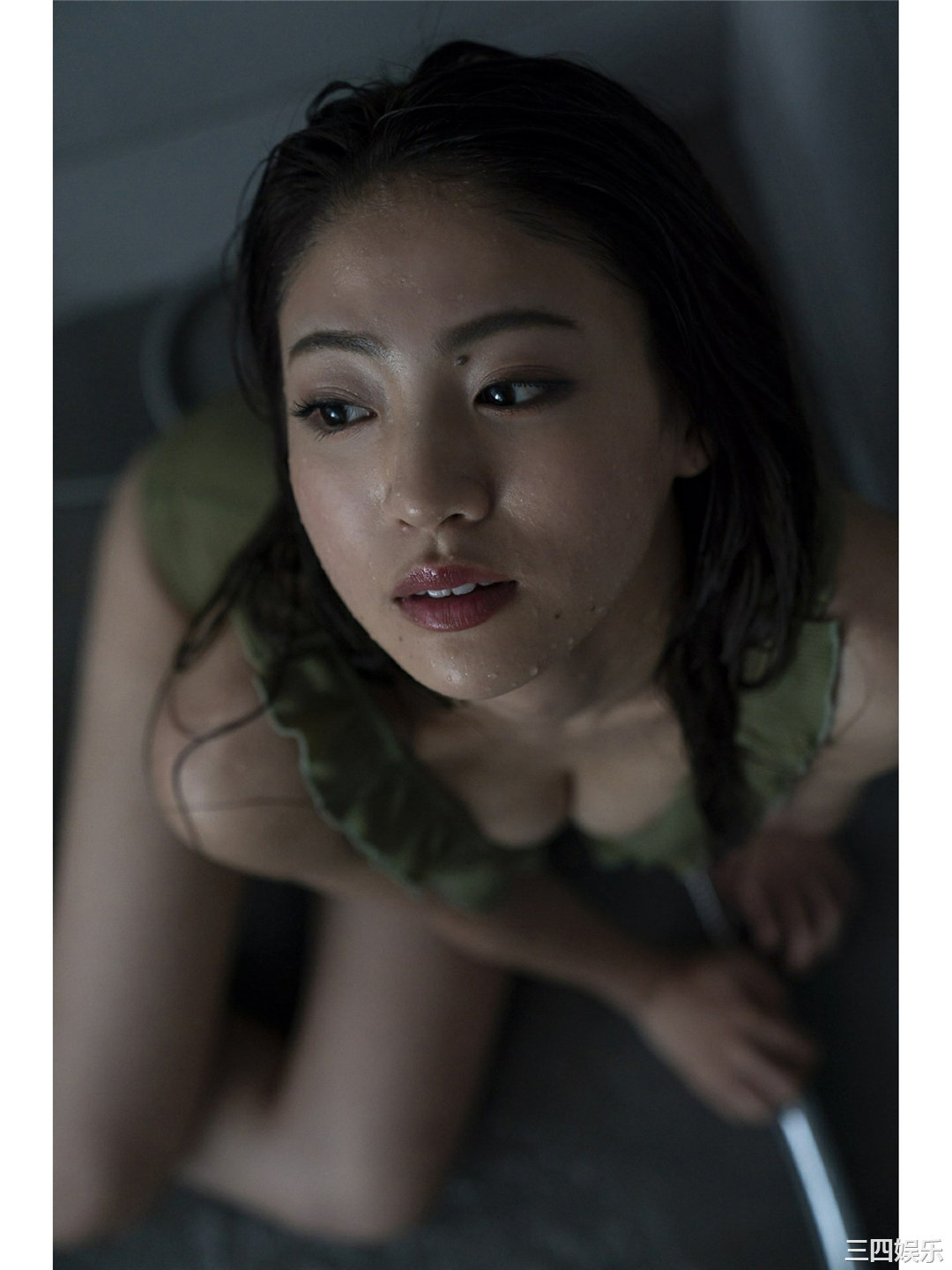 志田友美写真集《美脚天使は夢をみる》高清全本