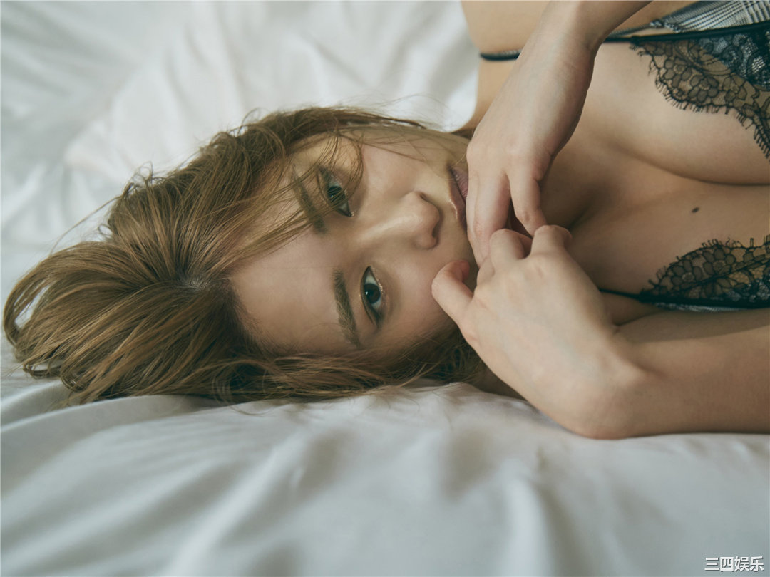 柳美稀写真集《挑発するカラダ》高清全本