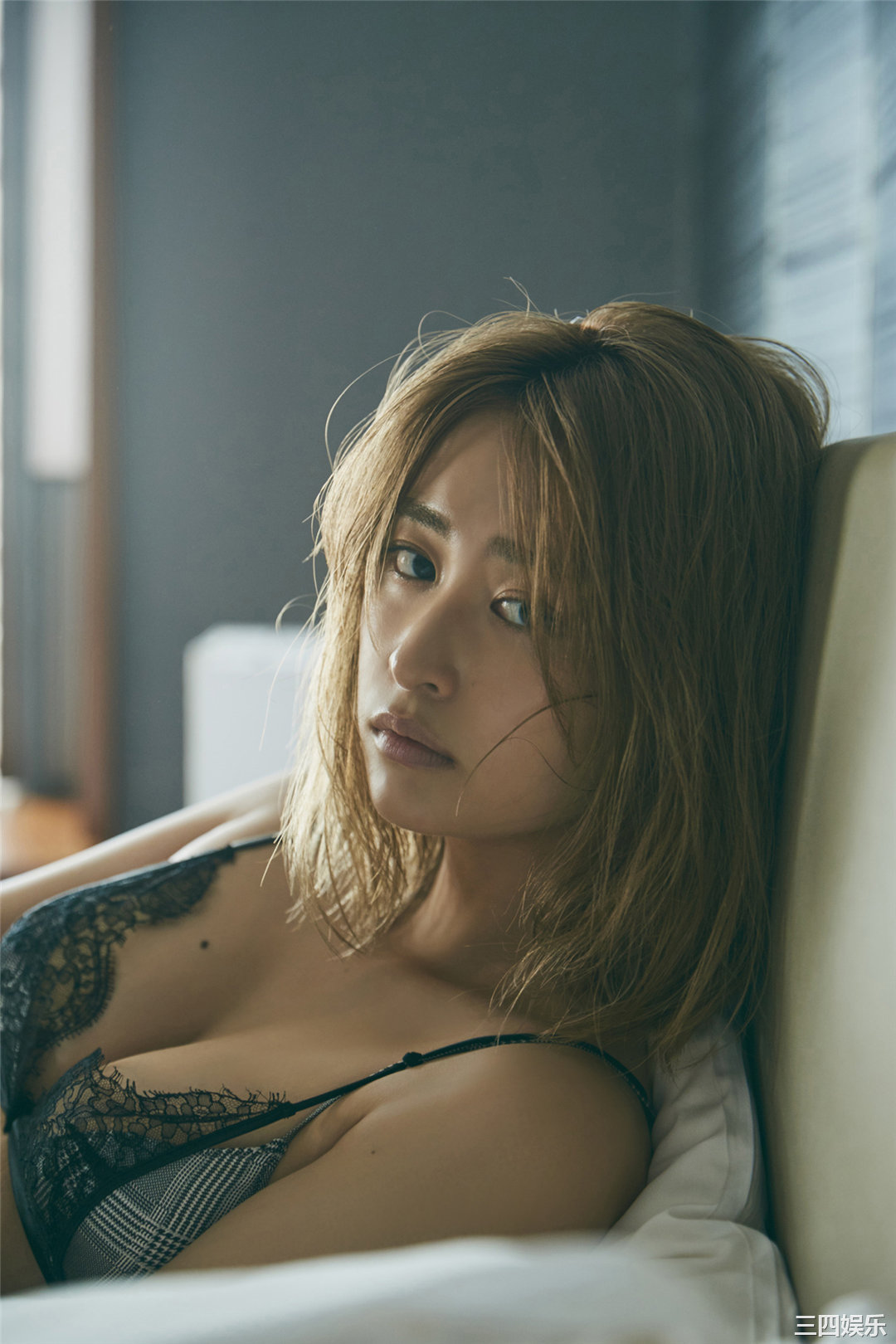 柳美稀写真集《挑発するカラダ》高清全本