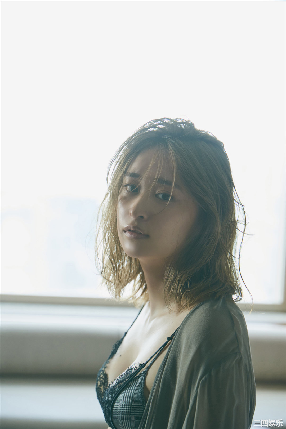 柳美稀写真集《挑発するカラダ》高清全本