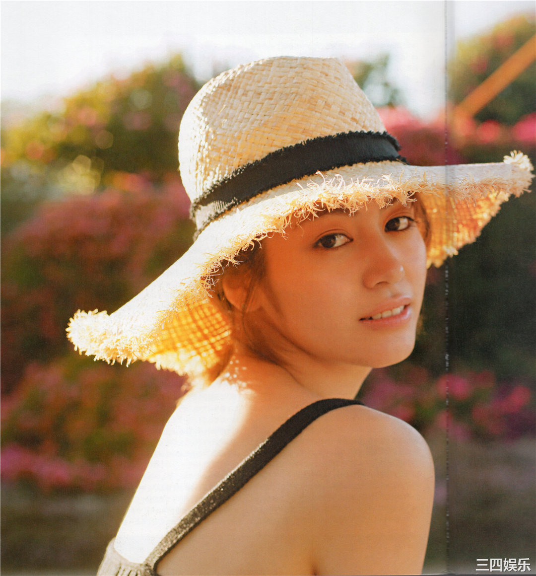 枫1ST写真集《ねぇ、聞いて! !》高清全本