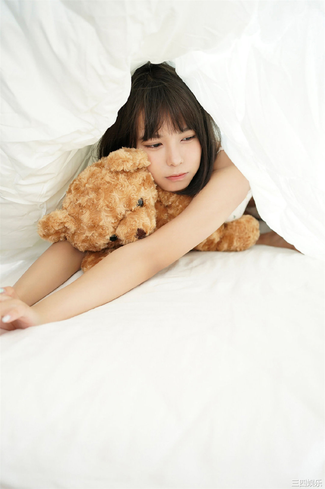 宫崎あみさ写真集《SLEEPING GIRL ～眠れる海の美少女～》高清全本