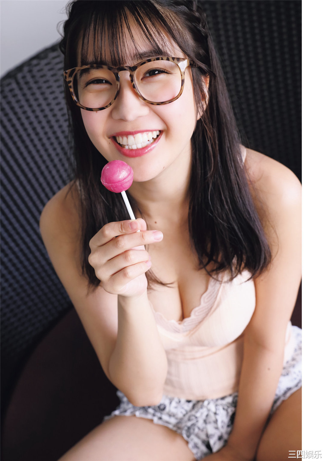 天羽希纯1ST写真集《A…？》高清全本