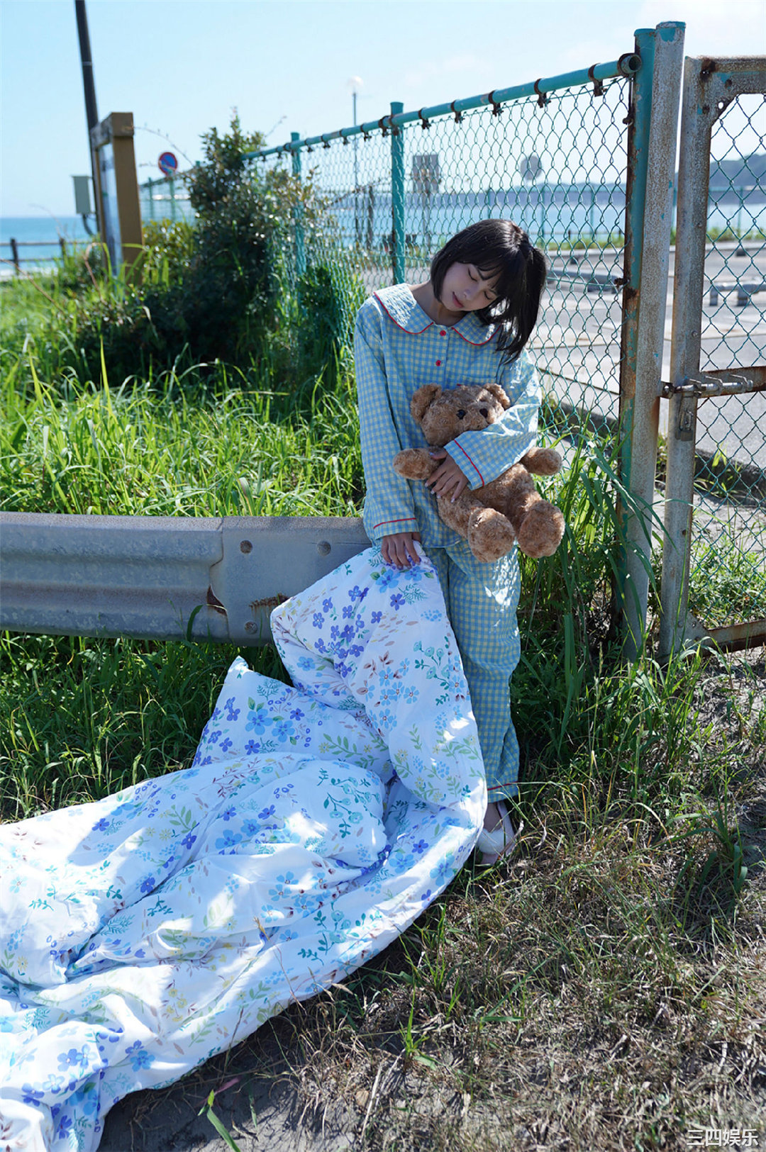 宫崎あみさ写真集《SLEEPING GIRL ～眠れる海の美少女～》高清全本