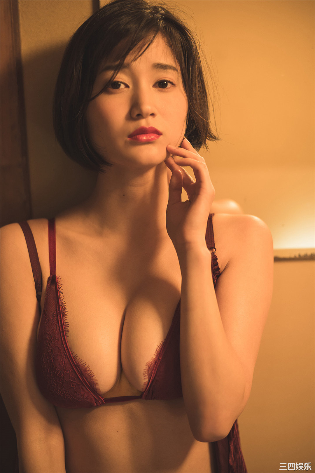 出口亚梨沙写真集《ずぶ濡れ報告。》高清全本