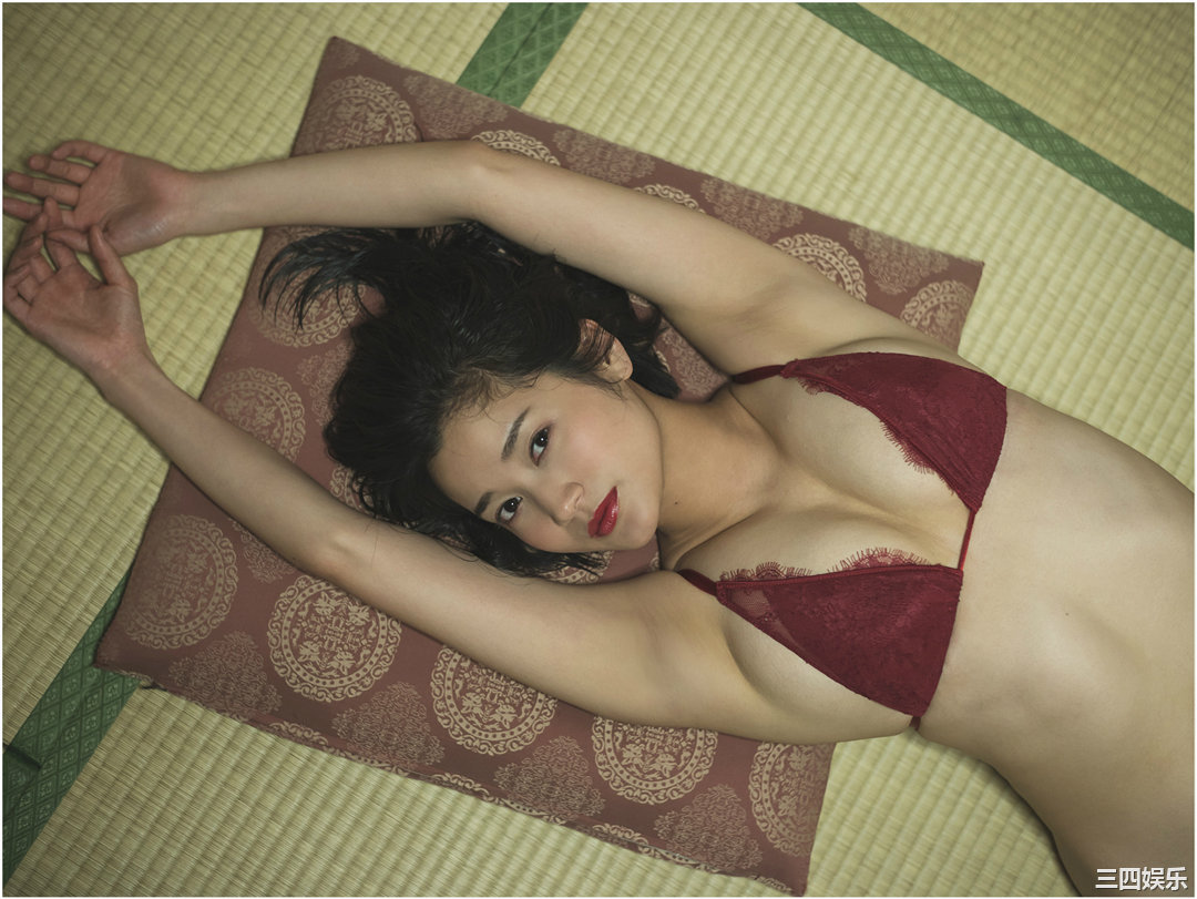 出口亚梨沙写真集《ずぶ濡れ報告。》高清全本