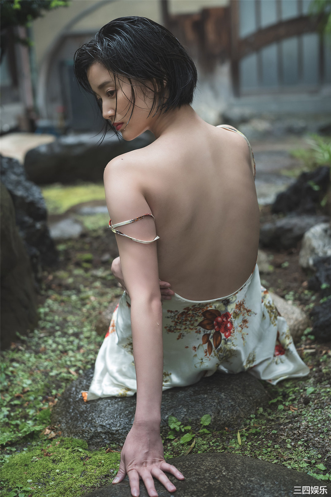 出口亚梨沙写真集《ずぶ濡れ報告。》高清全本