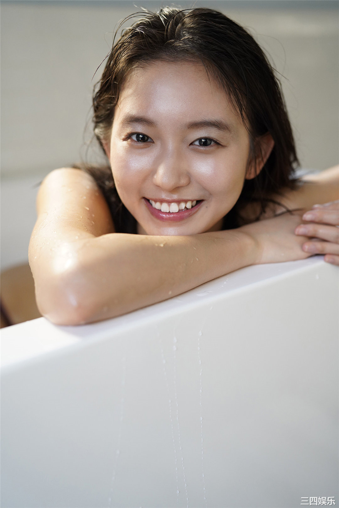 志田音音写真集《癒やしの純潔ビキニ》高清全本