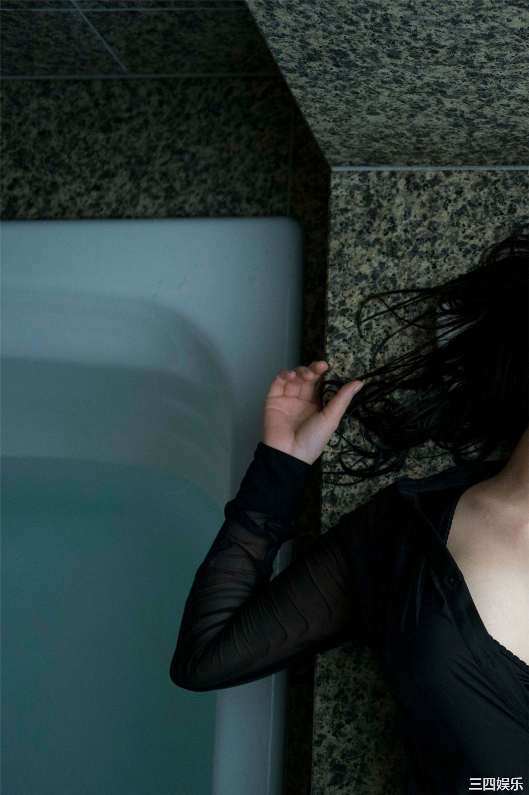 仲村美海写真集《艶めくお姉さん》高清全本