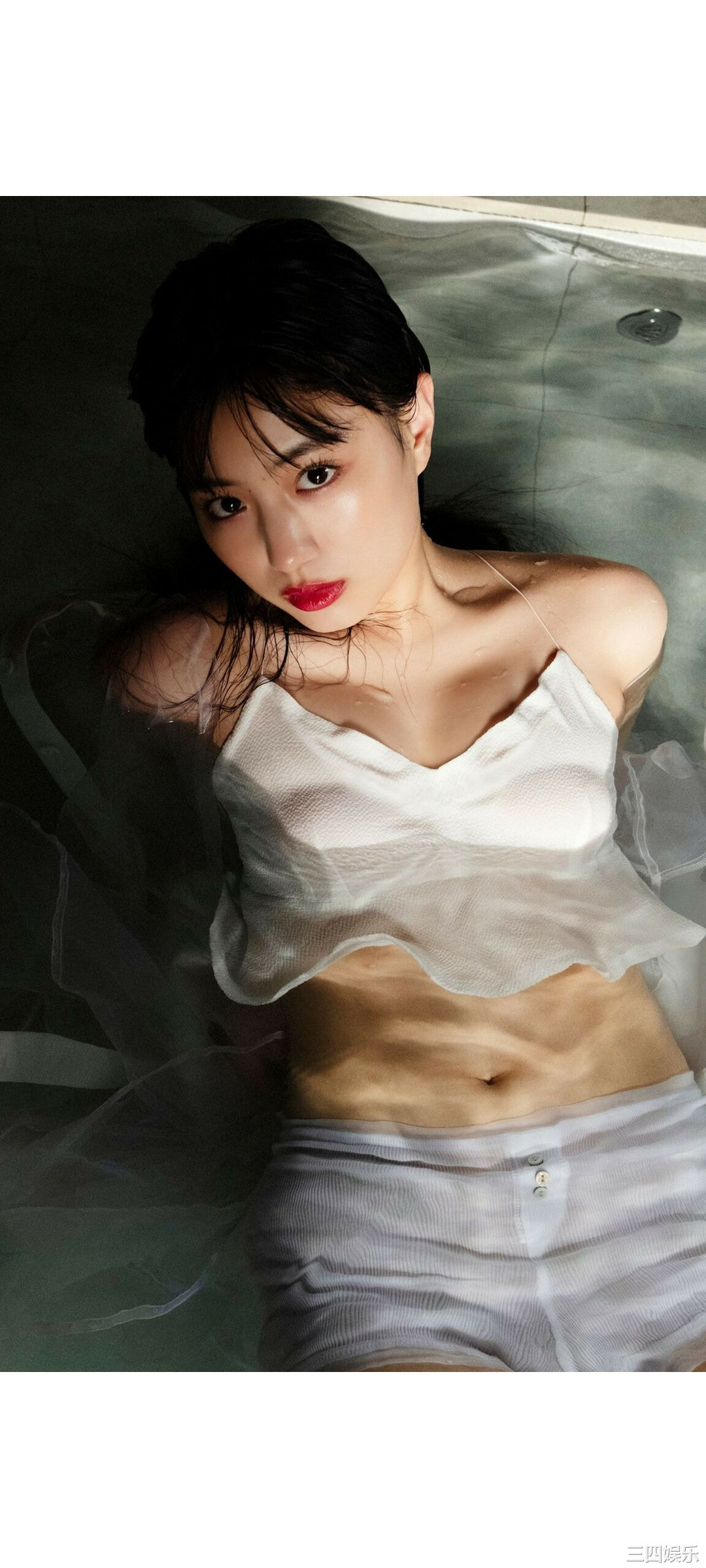 鹤嶋乃爱写真集《生まれながらにして女優。》高清全本