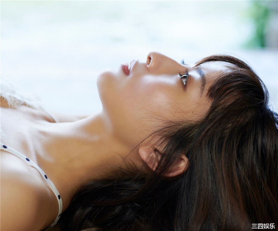 龙梦柔写真集《『中国のシンデレラ』、衝撃の初登場！》高清全本