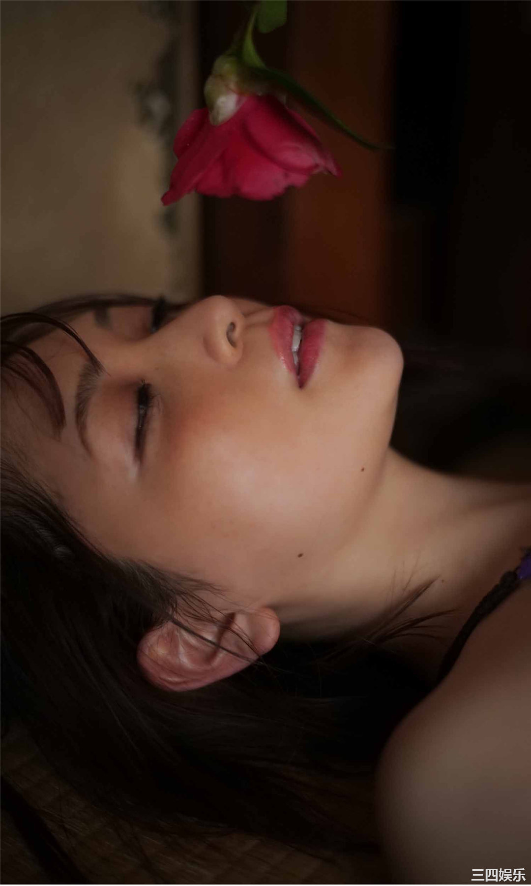 あまつ様写真集《コスプレ界のラスボス現る。》高清全本