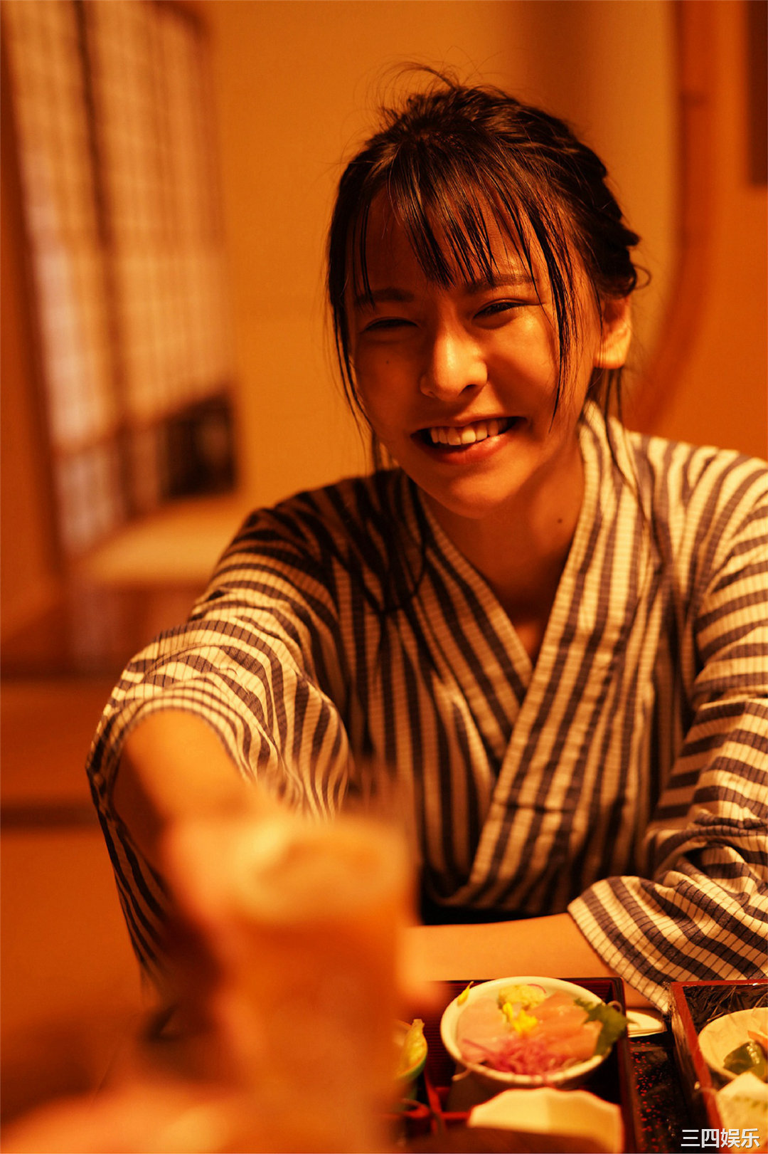 奈月塞娜写真集《たまゆらB》高清全本