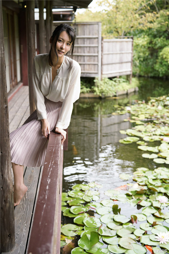 奈月塞娜写真集《たまゆらＡ》高清全本