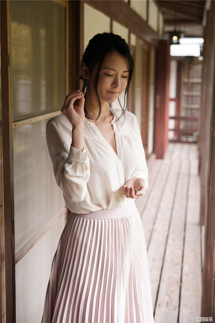 奈月塞娜写真集《たまゆらＡ》高清全本