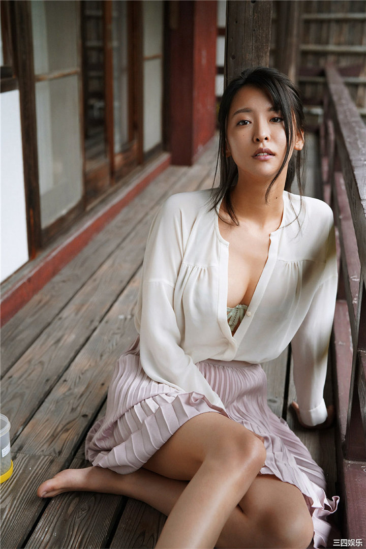 奈月塞娜写真集《たまゆらＡ》高清全本