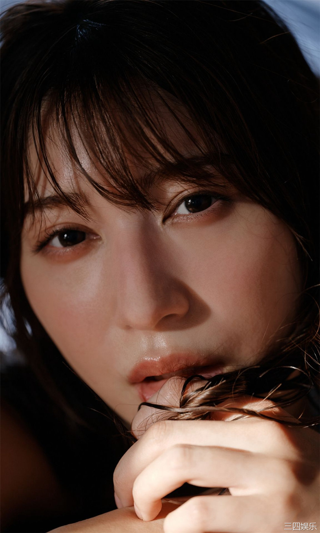 雪平莉左写真集《春に淫するひと。》高清全本