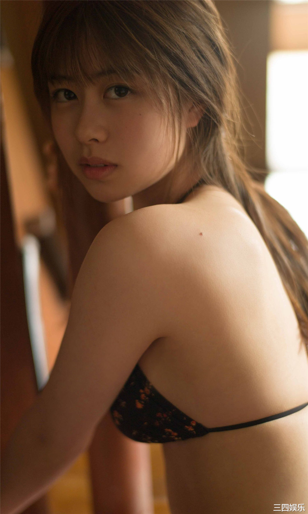 脇田穂乃香香写真集《海の見える街》高清全本