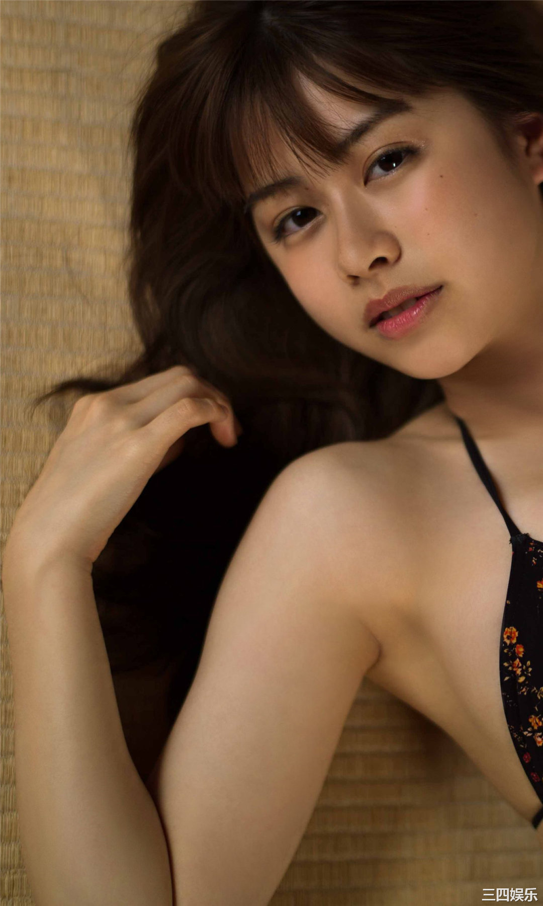 脇田穂乃香香写真集《海の見える街》高清全本