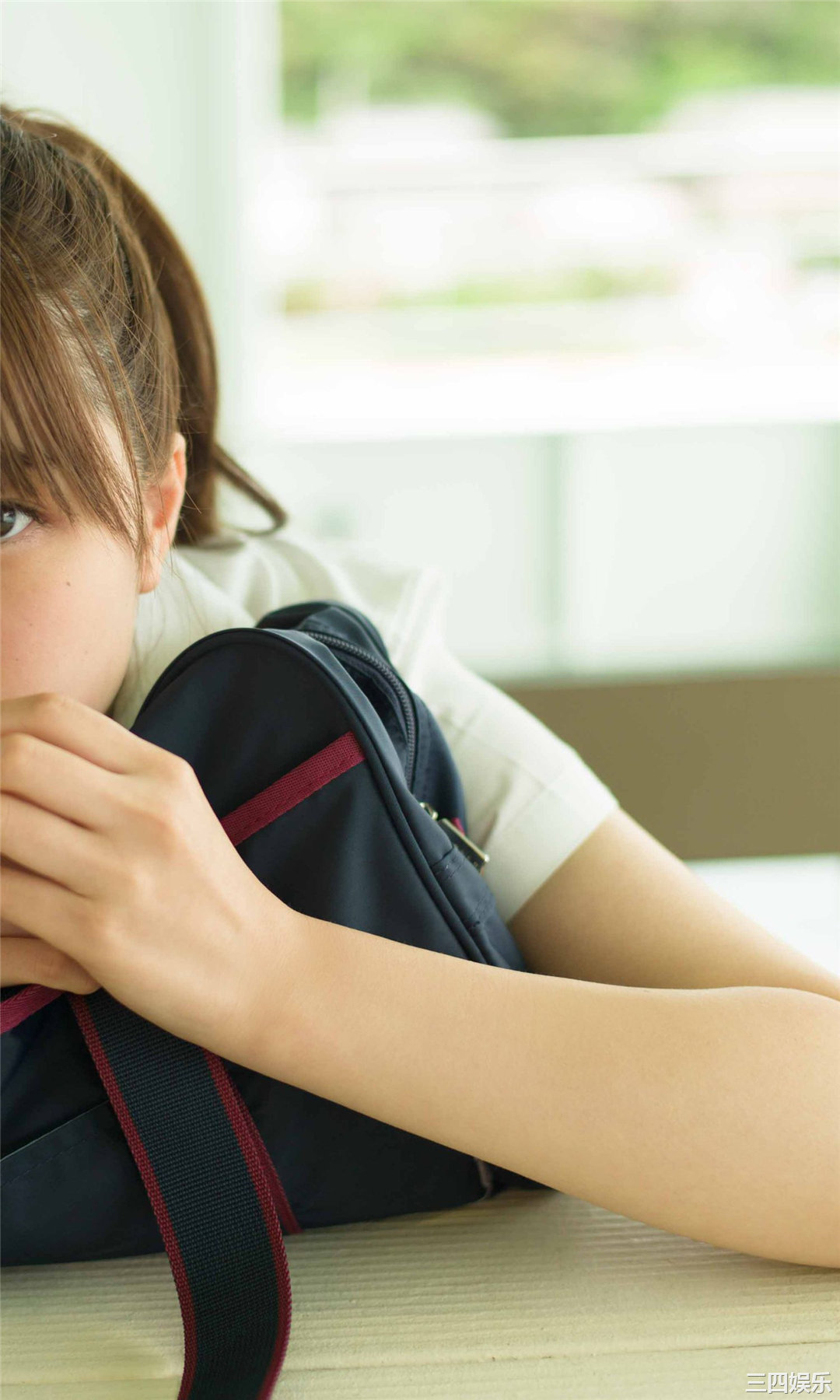 脇田穂乃香香写真集《海の見える街》高清全本