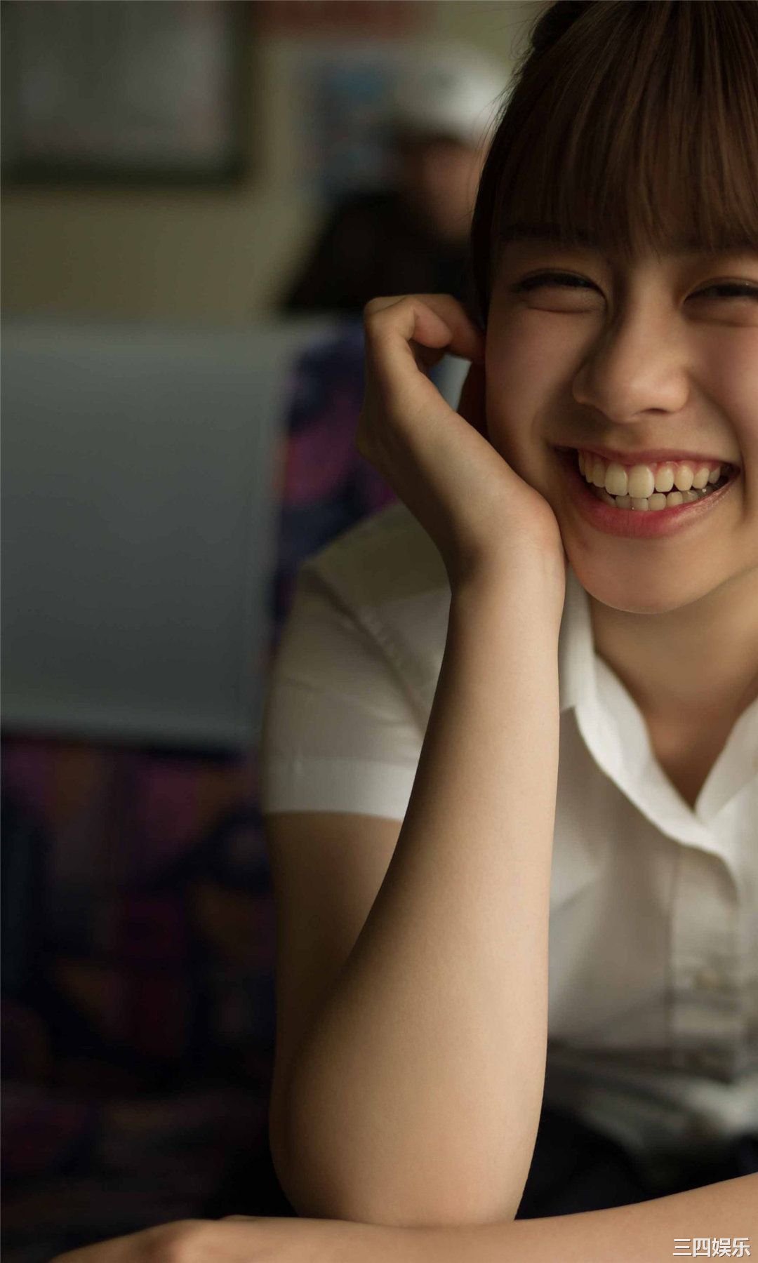 脇田穂乃香香写真集《海の見える街》高清全本