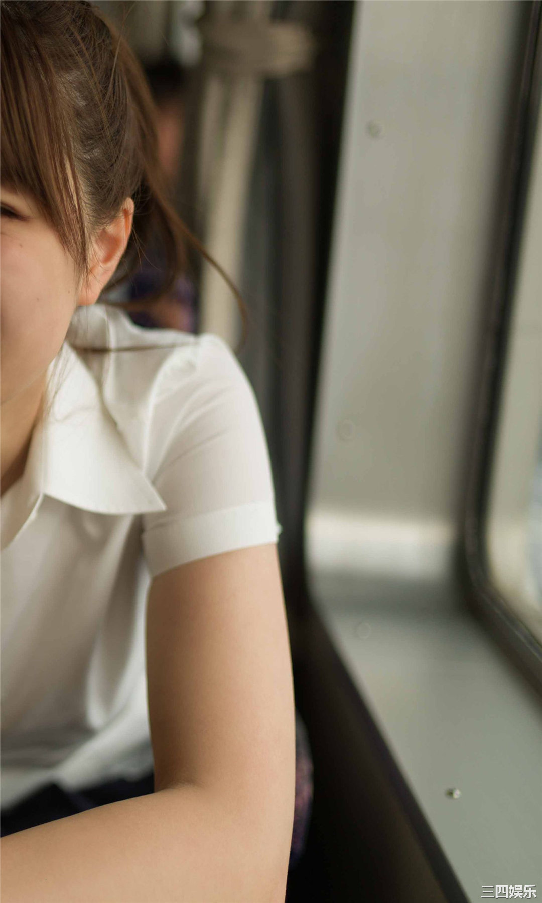 脇田穂乃香香写真集《海の見える街》高清全本