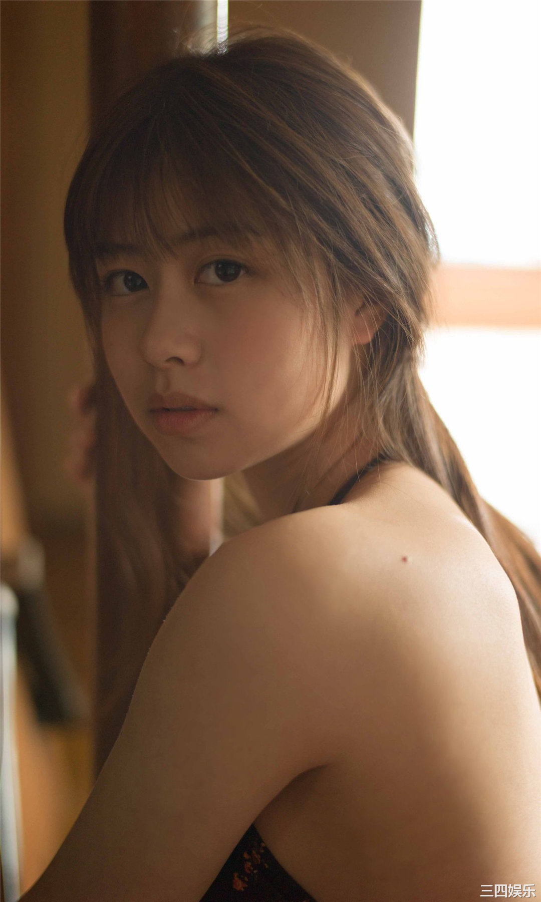 脇田穂乃香香写真集《海の見える街》高清全本